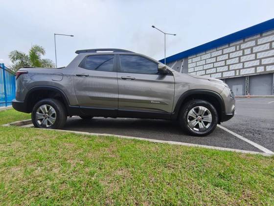 FIAT TORO 1.8 16V EVO FLEX FREEDOM AT6 FIAT TORO 1.8 16V EVO FLEX FREEDOM AT6